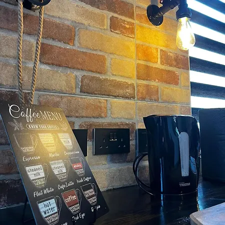 Trendy Seaside Escape 2 Bedroom Penthouse *