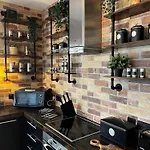 Trendy Seaside Escape 2 Bedroom Penthouse 公寓