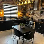 Trendy Seaside Escape 2 Bedroom Penthouse * 马尔萨斯卡拉