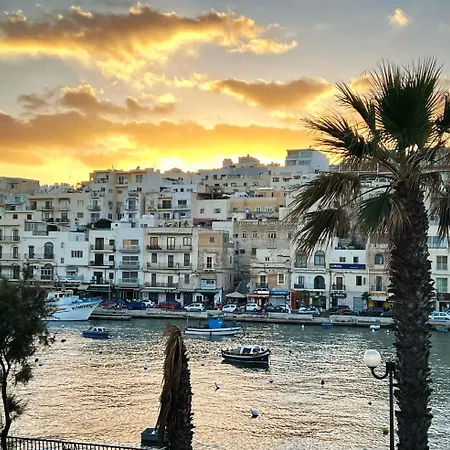 Trendy Seaside Escape 2 Bedroom Penthouse * Marsaskala