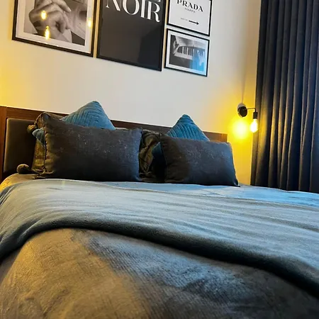 Trendy Seaside Escape 2 Bedroom Penthouse Апартаменты *