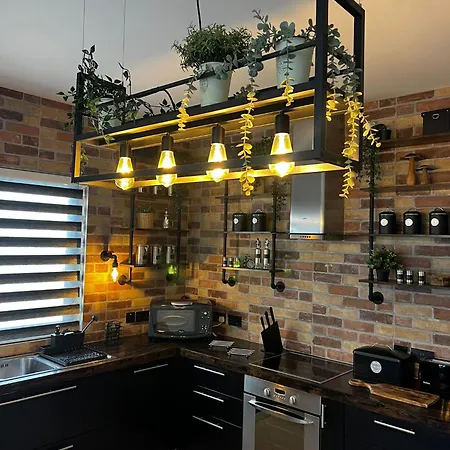 Trendy Seaside Escape 2 Bedroom Penthouse *