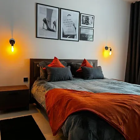 Trendy Seaside Escape 2 Bedroom Penthouse Marsaskala
