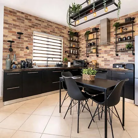 Trendy Seaside Escape 2 Bedroom Penthouse Apartamento *