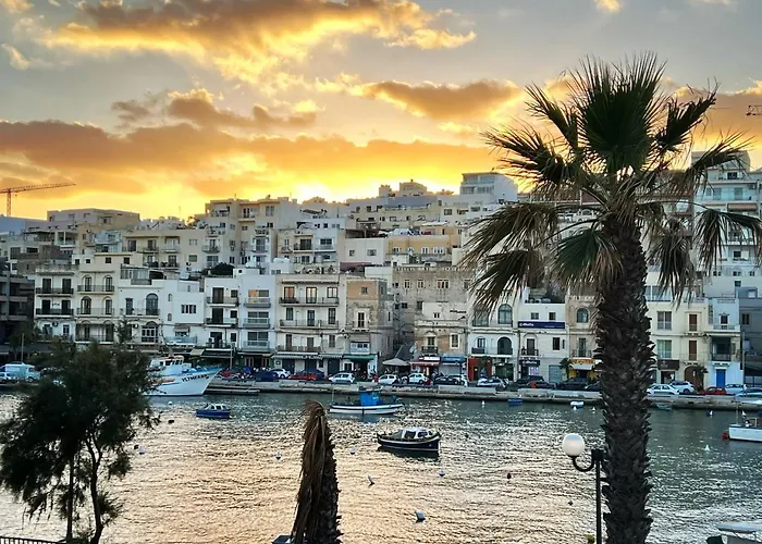 Trendy Seaside Escape 2 Bedroom Penthouse * Marsaskala