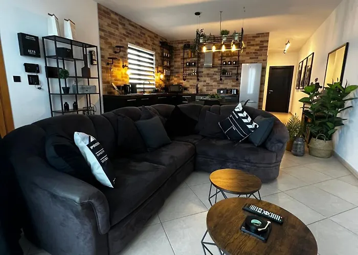 Trendy Seaside Escape 2 Bedroom Penthouse