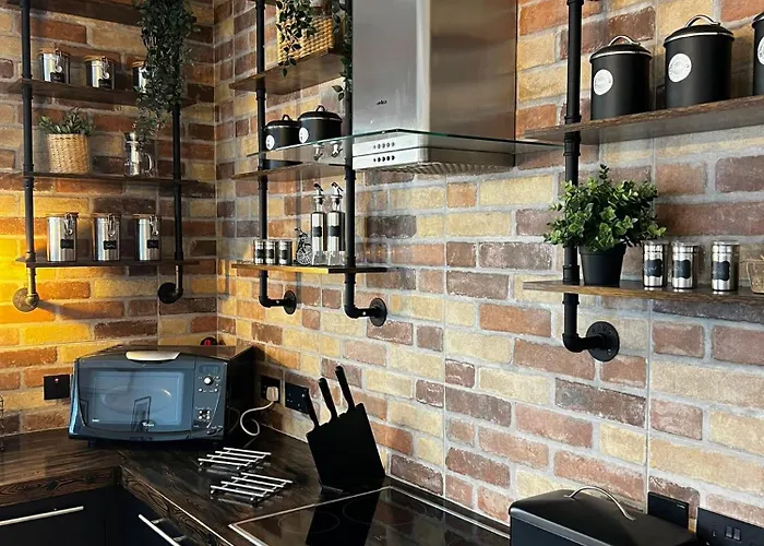 Trendy Seaside Escape 2 Bedroom Penthouse Daire