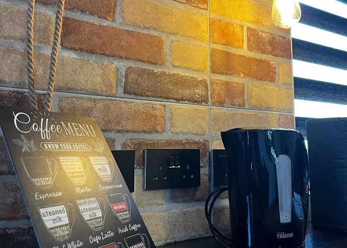 Trendy Seaside Escape 2 Bedroom Penthouse *