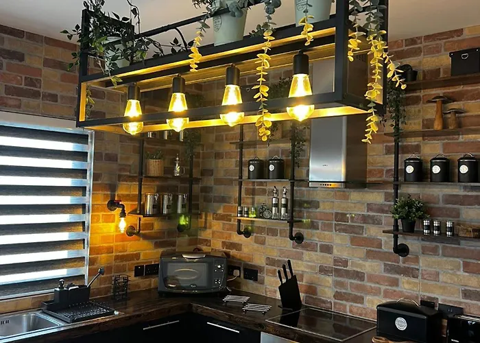 Trendy Seaside Escape 2 Bedroom Penthouse *